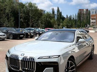 2026 BMW 7 серии 740d xDrive VII (G70), серый, 14900000 рублей, вид 4