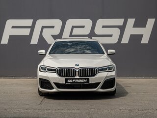 2022 BMW 5 серии 530i VII (G30/G31/G38) Рестайлинг, белый, 5089000 рублей, вид 3