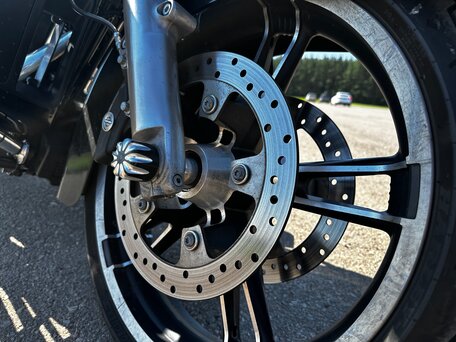 2014 Harley-Davidson Street Glide, чёрный, 1340000 рублей, вид 3
