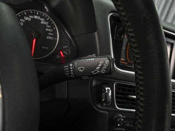 2010 Audi Q5 I (8R), красный - вид 16