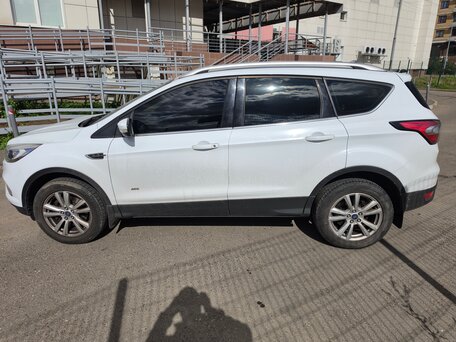 2018 Ford Kuga II Рестайлинг, белый, 1350000 рублей, вид 4