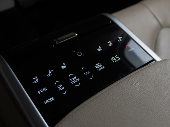 2021 Toyota Camry VIII (XV70), белый, 2949000 рублей - вид 20