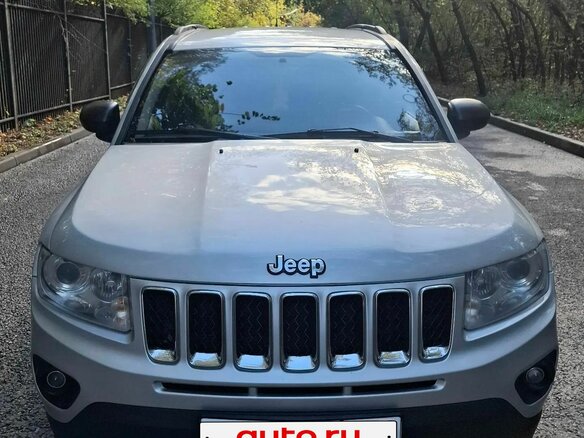 2011 Jeep Compass I Рестайлинг, серебристый, 990000 рублей - вид 11