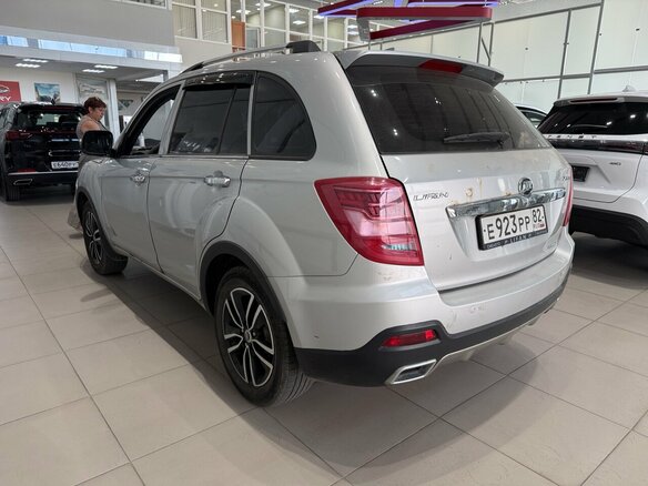 2016 Lifan X60 I Рестайлинг 2, серебристый - вид 3