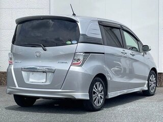 2015 Honda Freed Spike I Рестайлинг 2, серебристый, 781000 рублей, вид 4