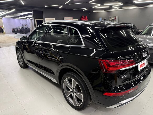 2022 Audi Q5 L 45 TFSI II (FY) Рестайлинг, чёрный, 4500000 рублей - вид 3