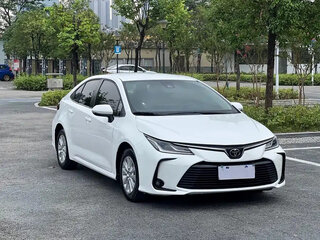 2022 Toyota Corolla XII (E210), белый, 1350000 рублей, вид 4