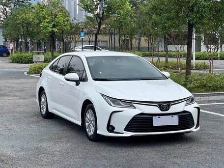 2022 Toyota Corolla XII (E210), белый, 1350000 рублей, вид 4