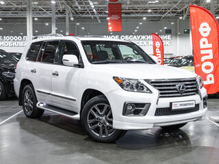 2013 Lexus LX 570 III Рестайлинг, белый, 4699700 рублей, вид 4