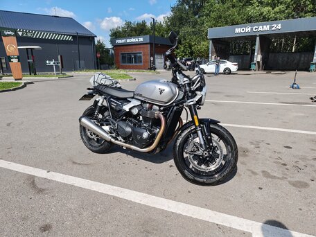 2025 Triumph Speed Twin, серебристый, 1400000 рублей, вид 2