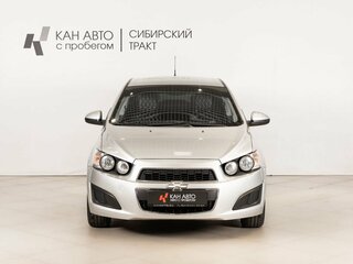 2013 Chevrolet Aveo II, серебристый, 572600 рублей, вид 2