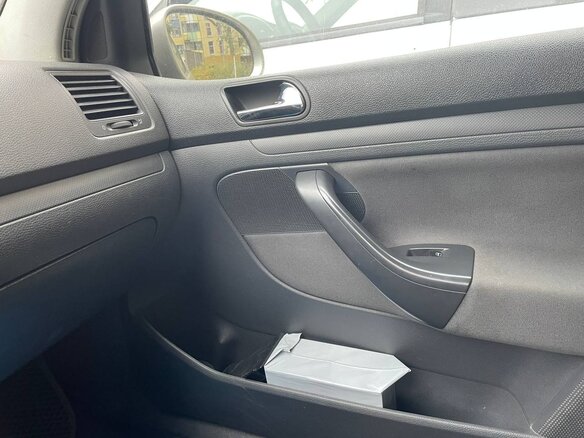 2005 Volkswagen Golf V, бежевый, 550000 рублей - вид 11