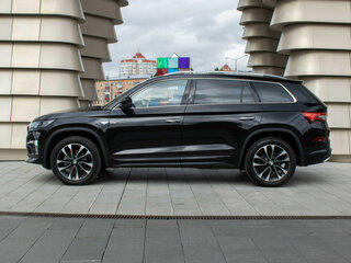 2023 Skoda Kodiaq I Рестайлинг, чёрный, 4373000 рублей, вид 3