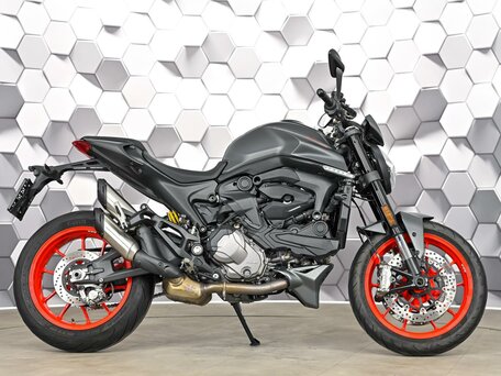 2021 Ducati Monster 937, серый, 819000 рублей, вид 3