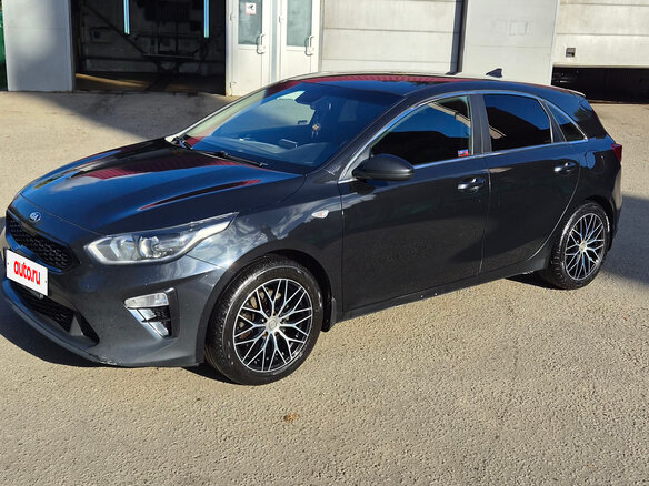 2018 Kia Ceed III, чёрный, 1300000 рублей - вид 2