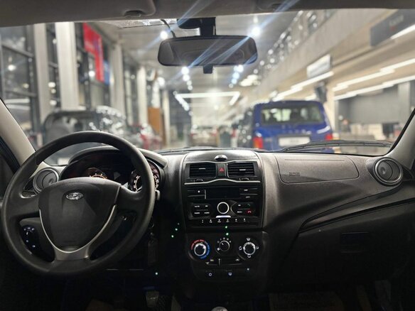 2023 Lada (ВАЗ) Granta I Рестайлинг, белый, 739000 рублей - вид 6