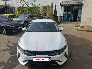 2021 Kia K5 III, белый, 3000000 рублей, вид 1