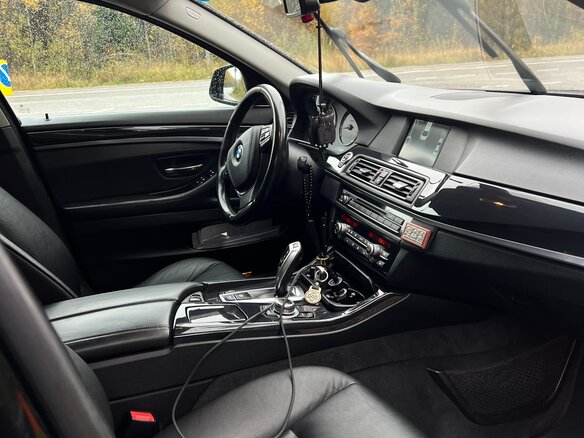 2010 BMW 5 серии 528i VI (F10/F11/F07), чёрный, 1490000 рублей - вид 7