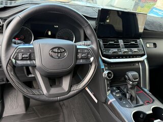 2022 Toyota Land Cruiser 300 Series, чёрный, 12000000 рублей, вид 5
