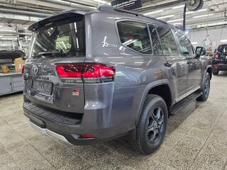 2023 Toyota Land Cruiser 300 Series, серый, 13990000 рублей, вид 4