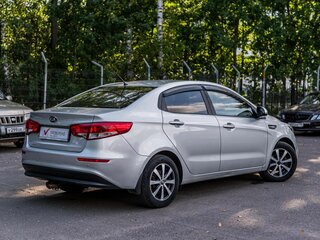2016 Kia Rio III Рестайлинг, серебристый, 835000 рублей, вид 2