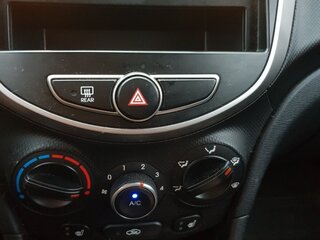 2014 Hyundai Solaris I Рестайлинг, синий, 900000 рублей, вид 4