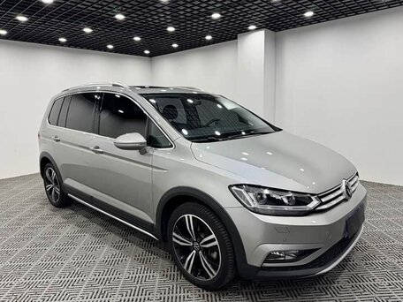 2022 Volkswagen Touran L II, серебристый, 2267000 рублей, вид 1