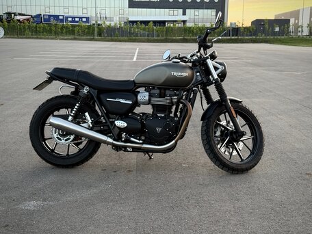 2020 Triumph Street Twin, серый, 855000 рублей, вид 4
