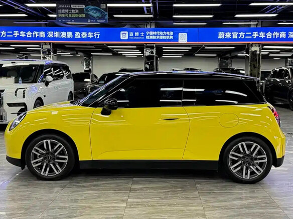 2024 Mini Hatch E IV (F65/F66/J01), жёлтый, 3550000 рублей - вид 3