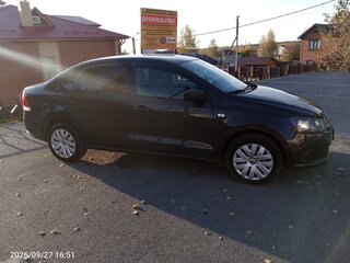 2014 Volkswagen Polo V, серый, 810000 рублей, вид 3