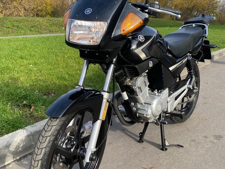 2021 Yamaha YBR125, чёрный, 249000 рублей, вид 2