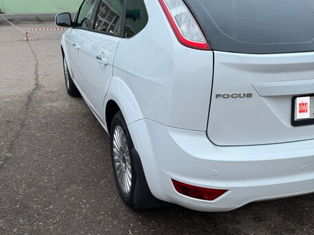 2011 Ford Focus II Рестайлинг, белый, 860000 рублей, вид 3