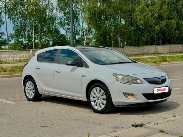 2012 Opel Astra J, белый - вид 2