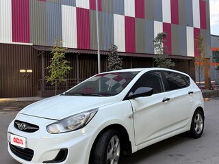 2013 Hyundai Solaris I, белый, 760000 рублей, вид 3
