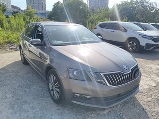 2022 Skoda Octavia III (A7) Рестайлинг, серебристый, 1499999 рублей, вид 3