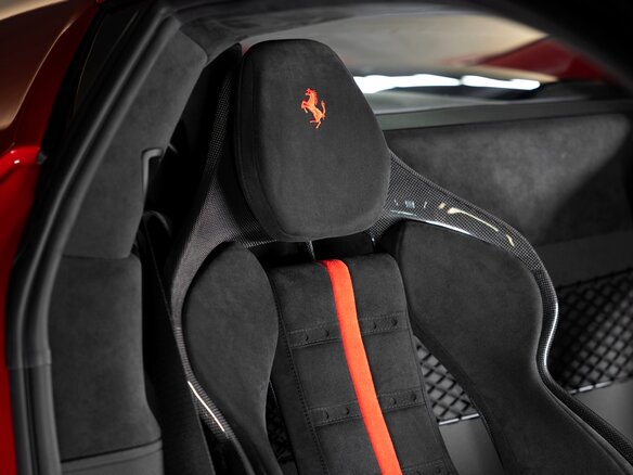 2026 Ferrari 296 Speciale, красный, 85045300 рублей - вид 4