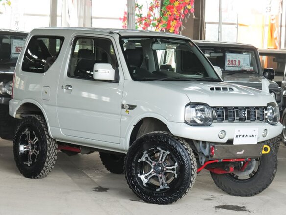 2017 Suzuki Jimny Kei car III Рестайлинг 2, белый, 750000 рублей
