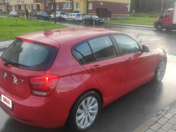 2013 BMW 1 серии 118i II (F20/F21), красный, 890000 рублей - вид 8