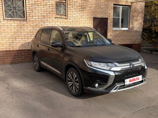 2019 Mitsubishi Outlander III Рестайлинг 3, чёрный, 1800000 рублей, вид 3