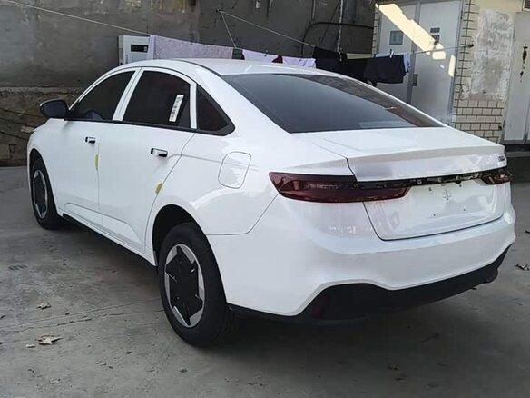2024 Geely Geometry A, белый, 1760000 рублей - вид 3