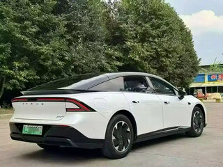 2024 Xpeng P7+ I, белый, 4011208 рублей, вид 4