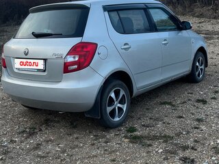2011 Skoda Fabia II Рестайлинг, серый, 410000 рублей, вид 2
