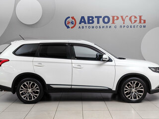 2016 Mitsubishi Outlander III Рестайлинг 2, белый, 1345000 рублей, вид 5