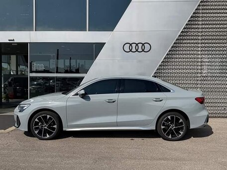 2026 Audi A3L 35 TFSI IV (8Y) Рестайлинг, серебристый, 3485000 рублей, вид 4
