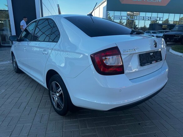2019 Skoda Rapid I Рестайлинг, белый, 1349900 рублей - вид 4