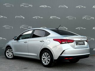 2022 Hyundai Solaris II Рестайлинг, серый, 1626700 рублей, вид 4