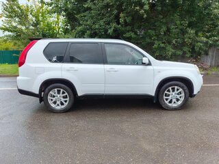 2011 Nissan X-Trail II Рестайлинг, белый, 980000 рублей, вид 3