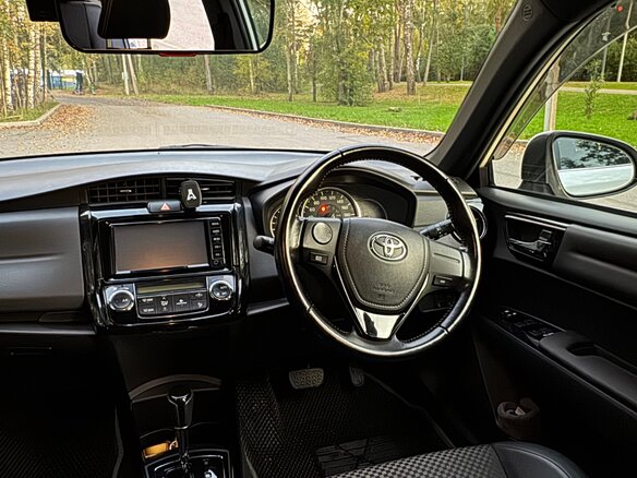 2016 Toyota Corolla Fielder XI (E160, E170, E180) Рестайлинг 1, белый, 1550000 рублей - вид 12