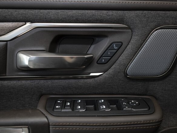 2026 Ram 1500 Crew Cab eTorque V Рестайлинг, чёрный, 12019113 рублей - вид 10