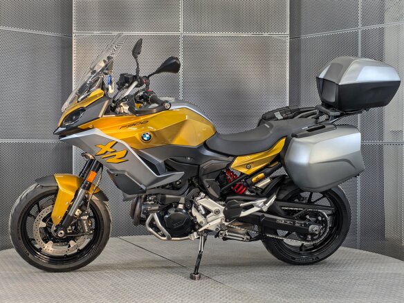 2021 BMW F 900 XR, жёлтый, 1099000 рублей - вид 4